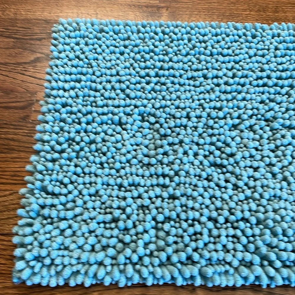 NWT! Aqua Blue Noodle Bath Rug/Mat!